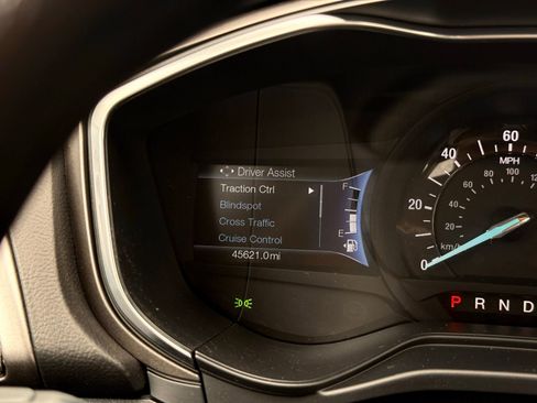 Used 2020 Ford Fusion SE FWD image 28