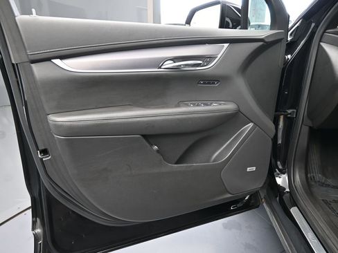 Used 2023 Cadillac XT6 Luxury image 17