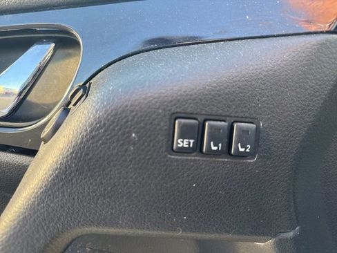 Used 2019 Nissan Rogue SL w/ Premium Package FWD image 15