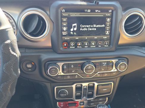 Used 2018 Jeep Wrangler Unlimited Rubicon w/ Dual Top Group image 10