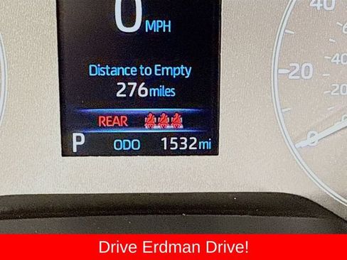 Certified 2025 Toyota Corolla LE FWD image 32