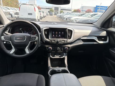 Used 2022 GMC Terrain SLE w/ Driver Convenience Package FWD image 29