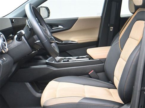 Used 2026 Chevrolet Equinox ACTIV w/ Convenience Package III image 9