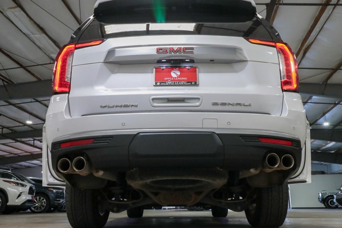 Used 2024 GMC Yukon XL Denali w/ Advanced Technology Package AWD/4WD image 34