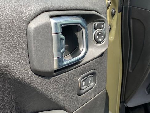 Used 2025 Jeep Wrangler Unlimited Rubicon 392 AWD/4WD image 11