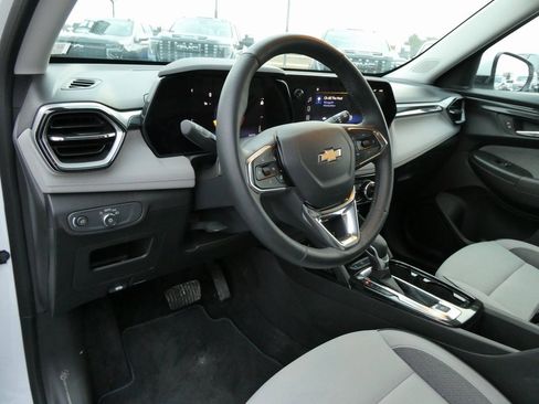 Certified 2025 Chevrolet TrailBlazer LT w/ Convenience Package image 20