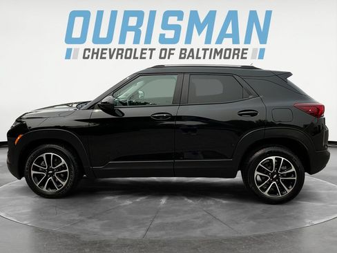 Used 2025 Chevrolet TrailBlazer LT FWD image 3