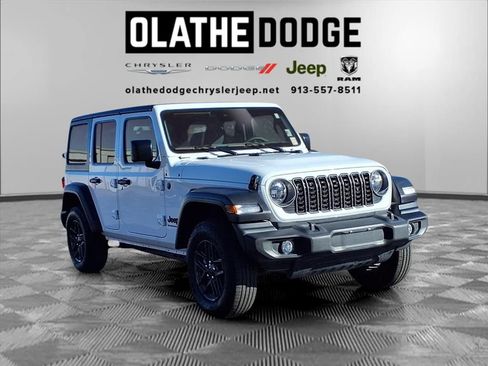 Used 2025 Jeep Wrangler Sport S image 29