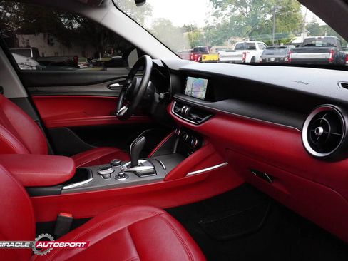 Used 2020 Alfa Romeo Stelvio Ti image 33
