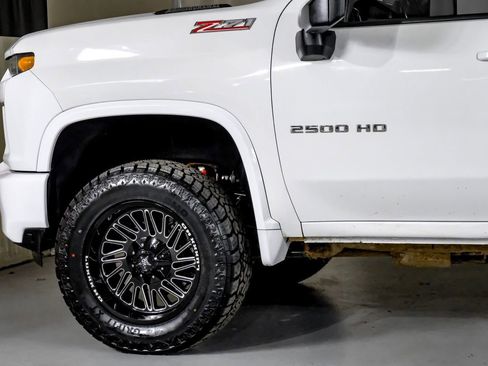 Used 2023 Chevrolet Silverado 2500 LT image 13