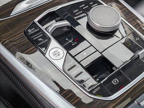 Used 2023 BMW X7 xDrive40i image 12