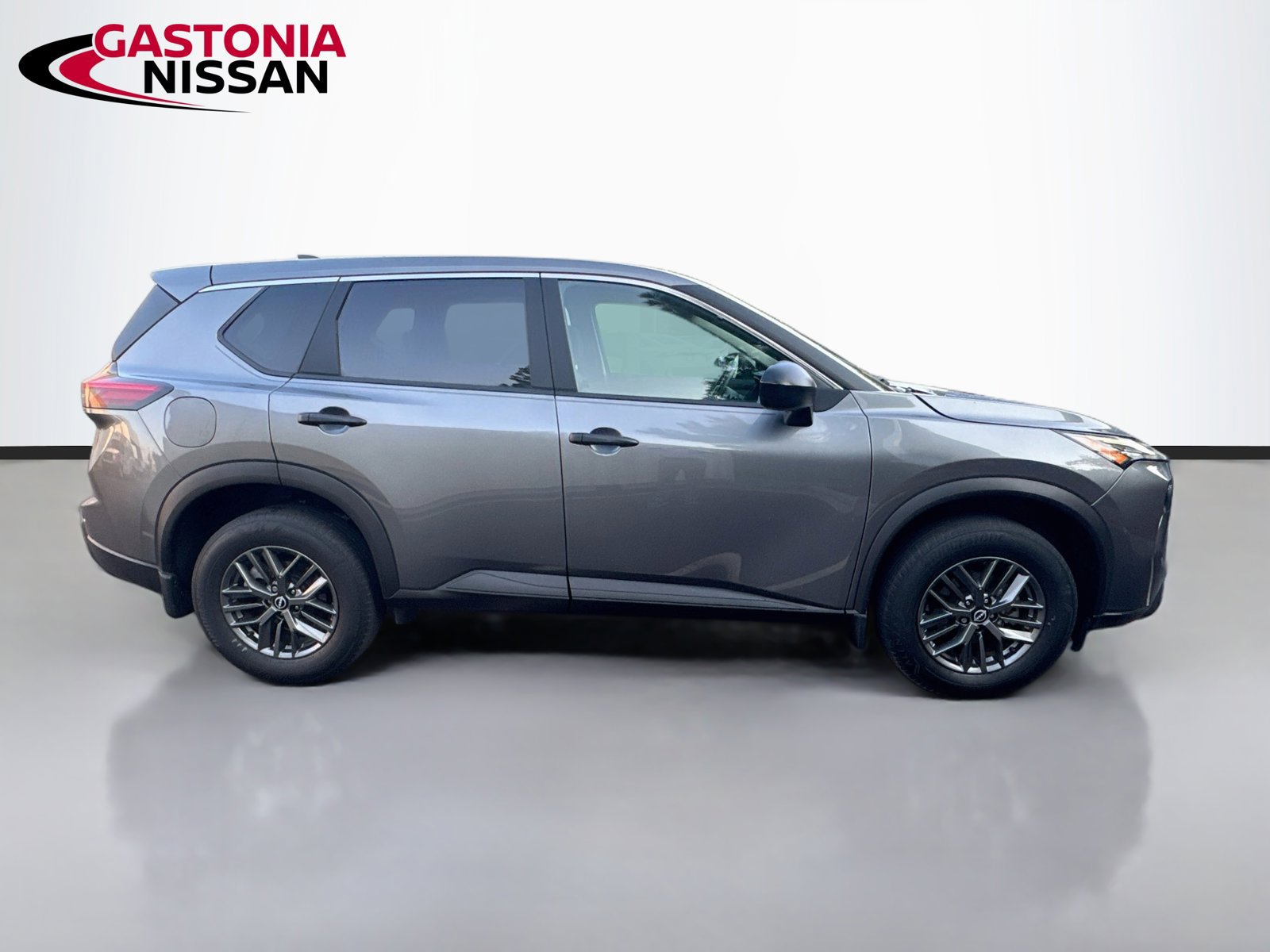 Used 2024 Nissan Rogue S FWD image 10