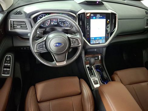 Used 2024 Subaru Ascent Touring AWD/4WD image 2