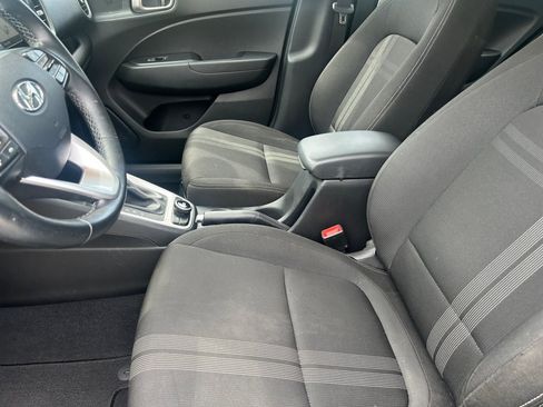 Used 2020 Hyundai Venue SEL w/ Convenience + Premium Package FWD image 9