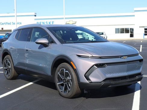 New 2026 Chevrolet Equinox EV LT image 10