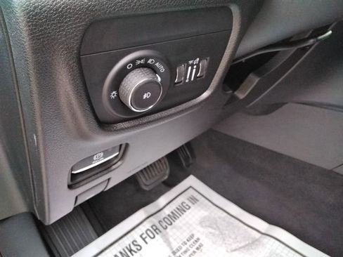 Used 2024 Jeep Grand Cherokee L Limited w/ Black Appearance Package image 27