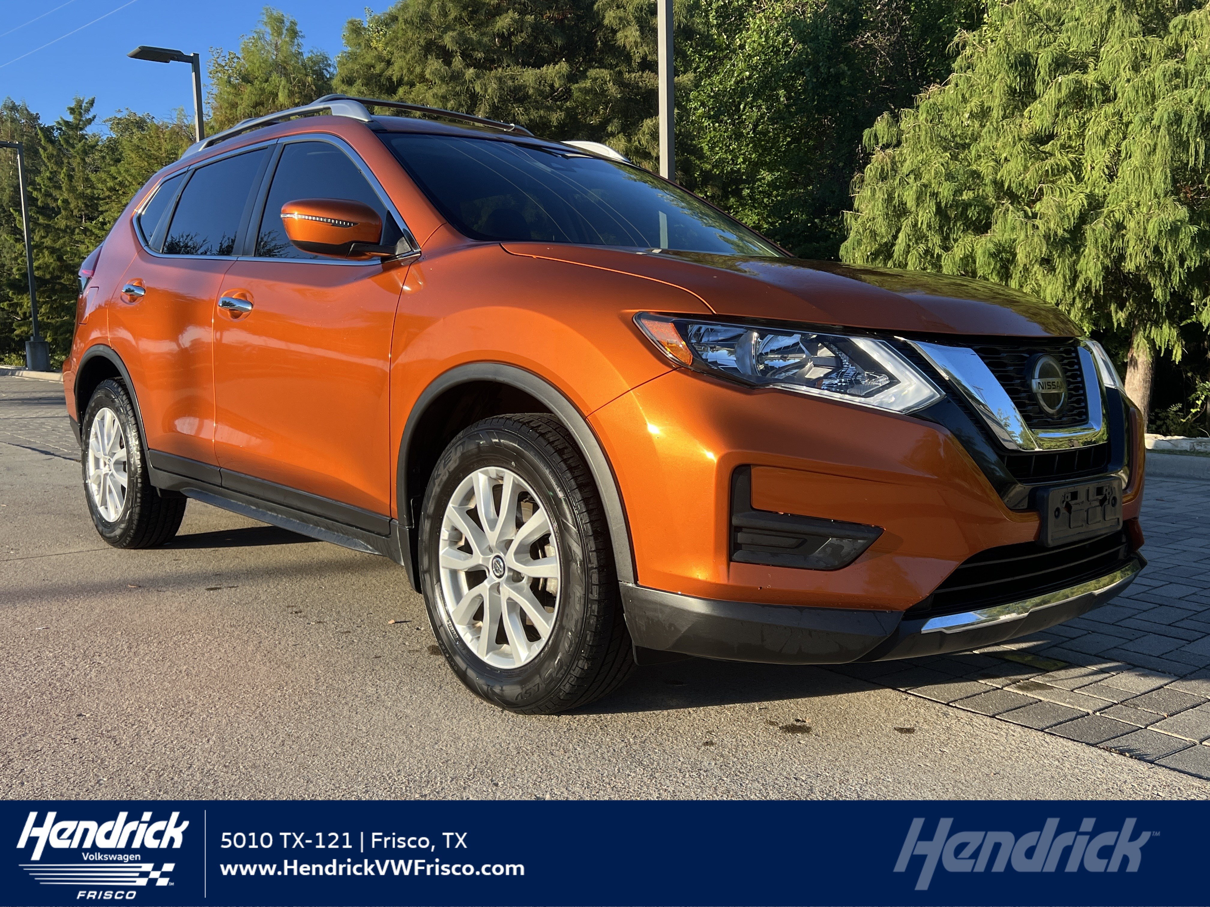 Used 2020 Nissan Rogue SV FWD image 1