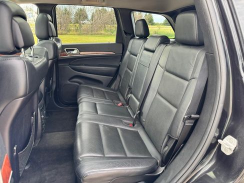 Used 2013 Jeep Grand Cherokee Limited w/ Luxury Group II AWD/4WD image 26