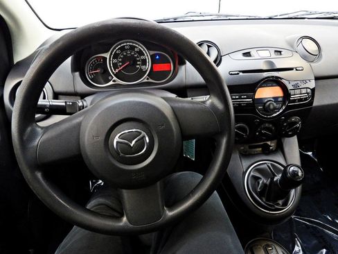 Used 2013 MAZDA MAZDA2 Sport FWD image 16
