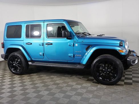 Used 2024 Jeep Wrangler Unlimited Sahara AWD/4WD image 17