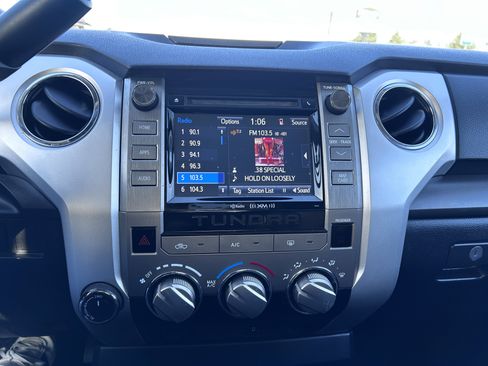 Used 2017 Toyota Tundra SR5 image 12