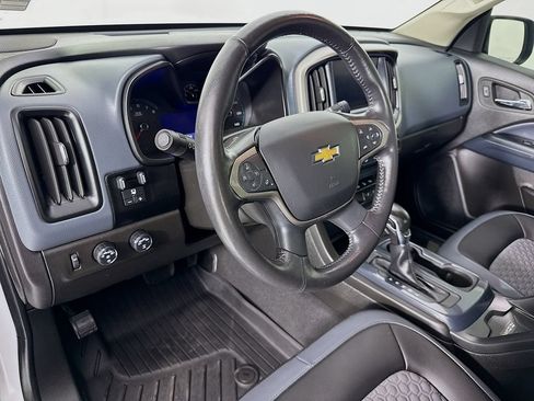 Used 2022 Chevrolet Colorado Z71 AWD/4WD image 9