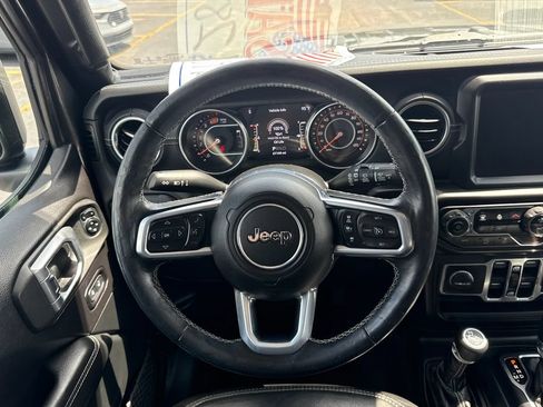 Used 2020 Jeep Wrangler Unlimited Sahara AWD/4WD image 11