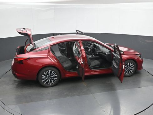 Used 2025 Nissan Altima 2.5 SV FWD image 50