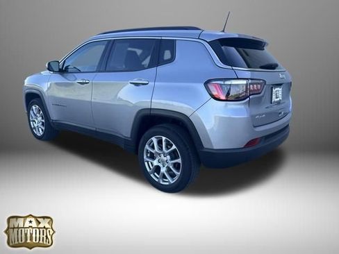 Used 2022 Jeep Compass Latitude AWD/4WD image 6