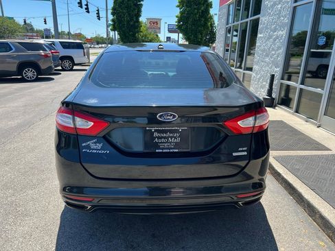 Used 2014 Ford Fusion SE w/ Equipment Group 202A FWD image 5
