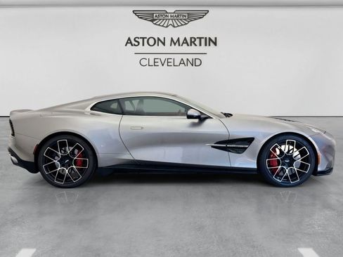 Used 2025 Aston Martin Vanquish RWD image 2