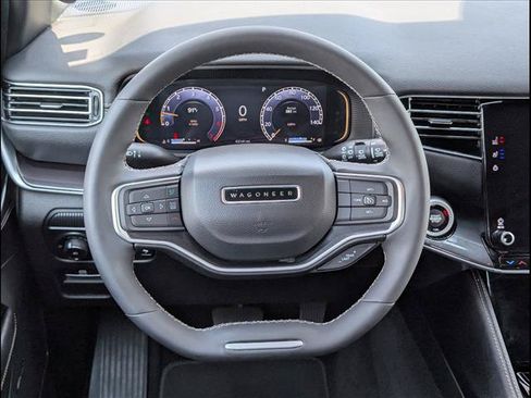 Used 2023 Jeep Wagoneer 4WD image 13