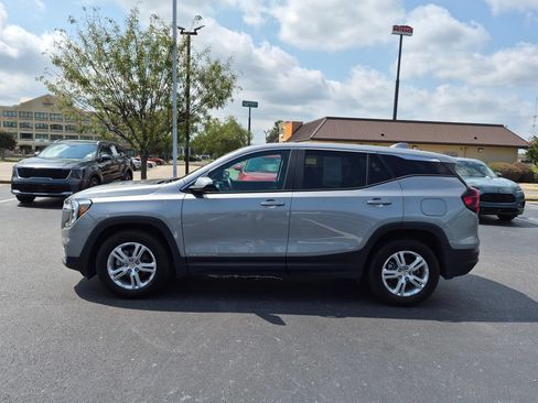 Used 2024 GMC Terrain SLE FWD image 6