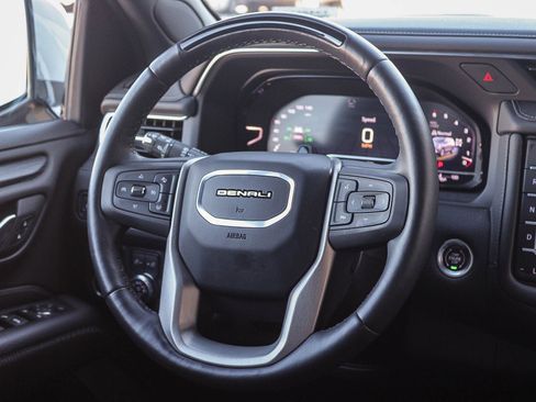 Used 2024 GMC Yukon Denali w/ Advanced Technology Package AWD/4WD image 17