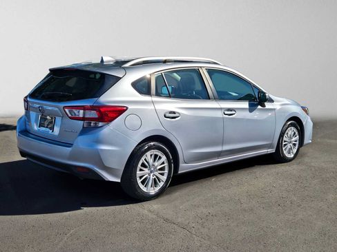 Used 2018 Subaru Impreza 2.0i Premium AWD/4WD image 3
