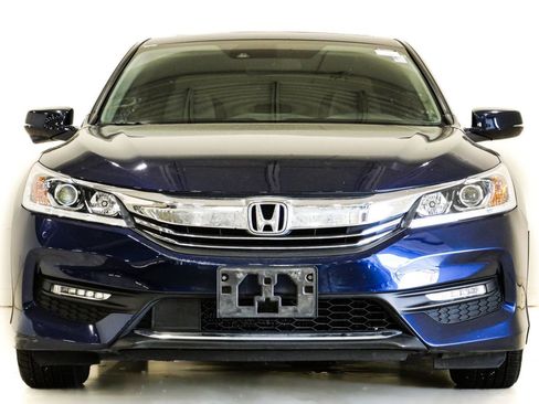 Used 2016 Honda Accord EX image 2