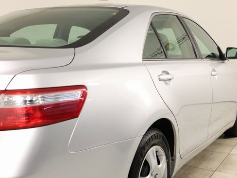 Used 2009 Toyota Camry LE image 30