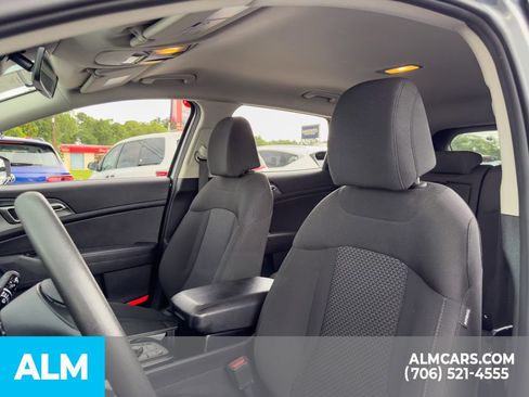 Used 2025 Kia Sportage LX FWD image 15