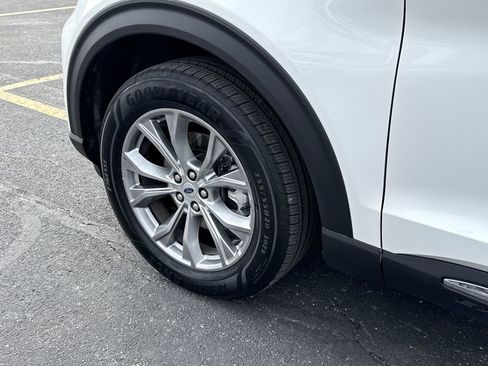 Certified 2023 Ford Explorer XLT w/ Equipment Group 202A image 17