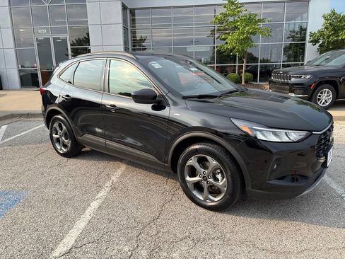 Used 2025 Ford Escape ST-Line Select AWD/4WD image 38