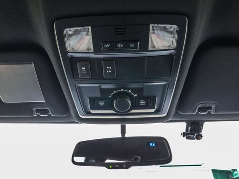 Used 2017 Toyota Tacoma TRD Off-Road w/ Tow Package (A/T) image 32