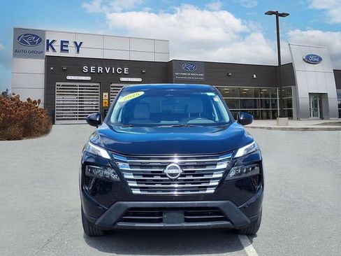 Used 2025 Nissan Rogue SV AWD/4WD image 2