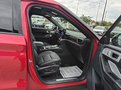 Used 2020 Ford Explorer Platinum w/ Premium Technology Package image 21