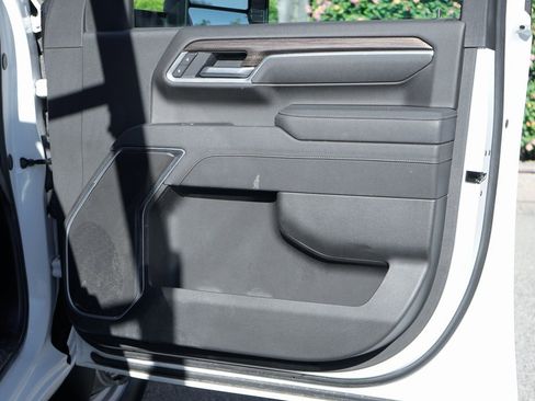 Used 2025 Chevrolet Silverado 3500 LT w/ Convenience Package image 38