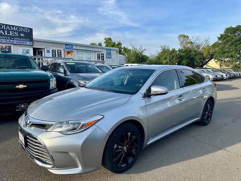 Used 2016 Toyota Avalon XLE FWD image 9