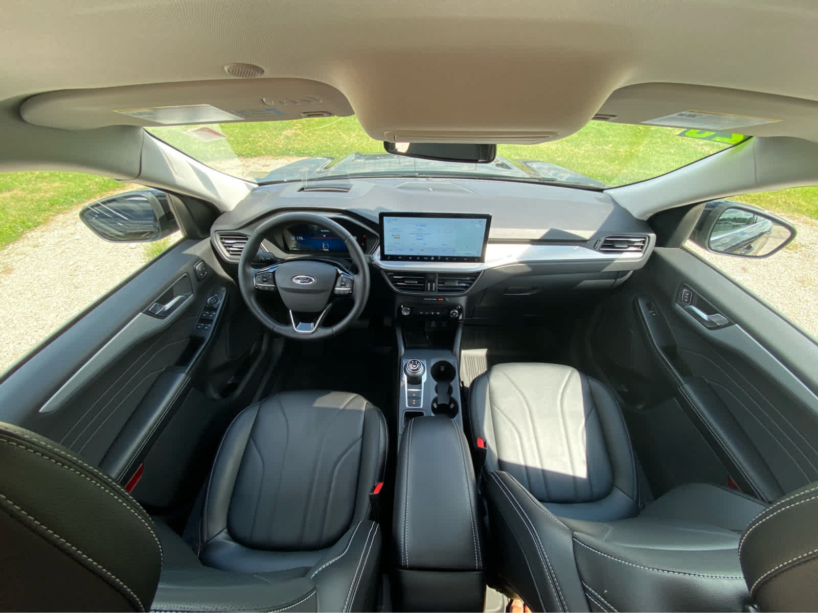 Used 2025 Ford Escape Platinum w/ Premium Technology Package AWD/4WD image 18