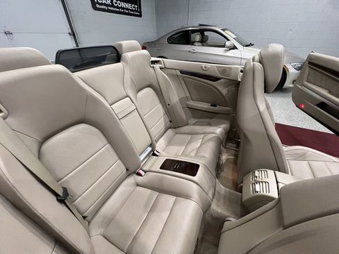 Used 2011 Mercedes-Benz E 550 E 550 w/ Premium 2 Pkg image 27