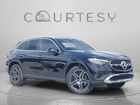 Certified 2026 Mercedes-Benz GLC 300 4MATIC image 5