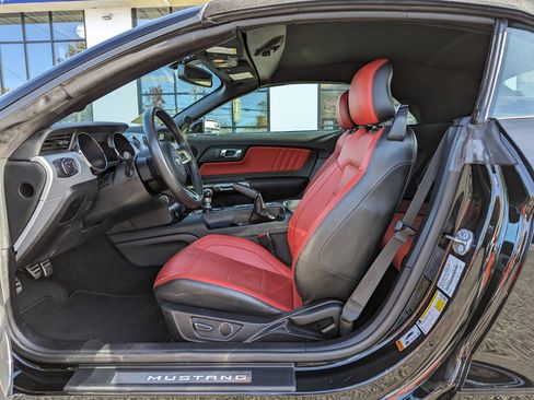 Used 2017 Ford Mustang GT Premium image 12