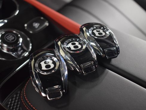 New 2025 Bentley Bentayga image 41